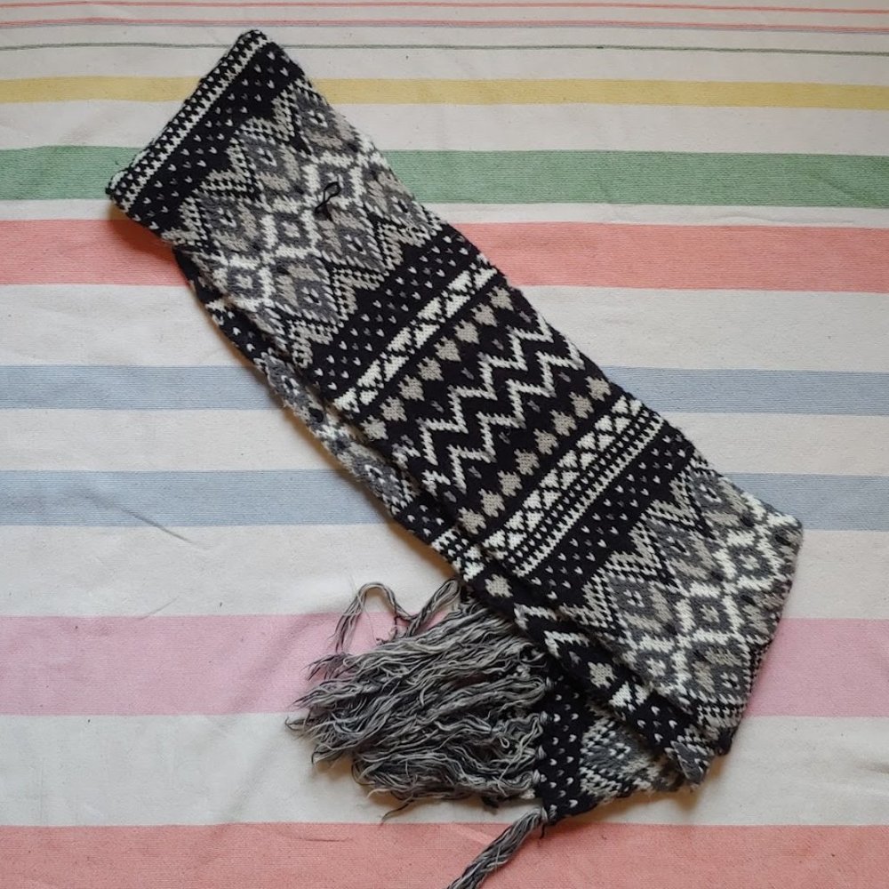 Old Navy Black and White Scarf